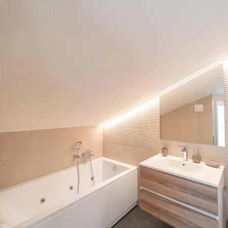Apartment La